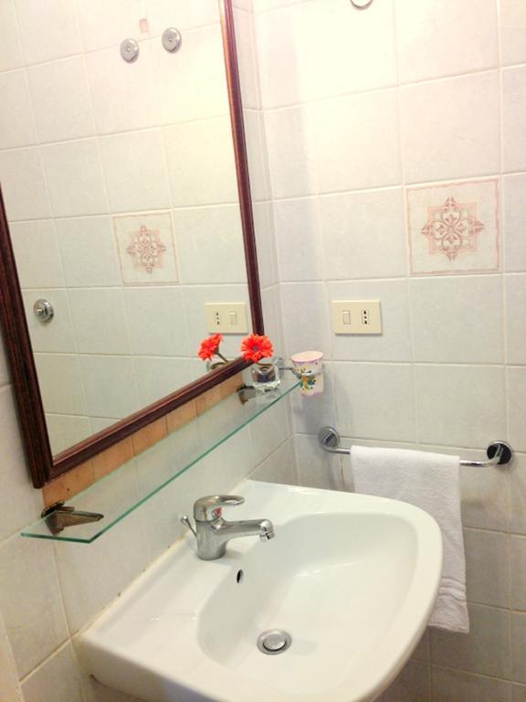 Residenza Camilla Hotel โรม ภายนอก รูปภาพ