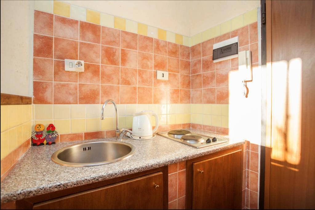 Residenza Camilla Hotel โรม ภายนอก รูปภาพ