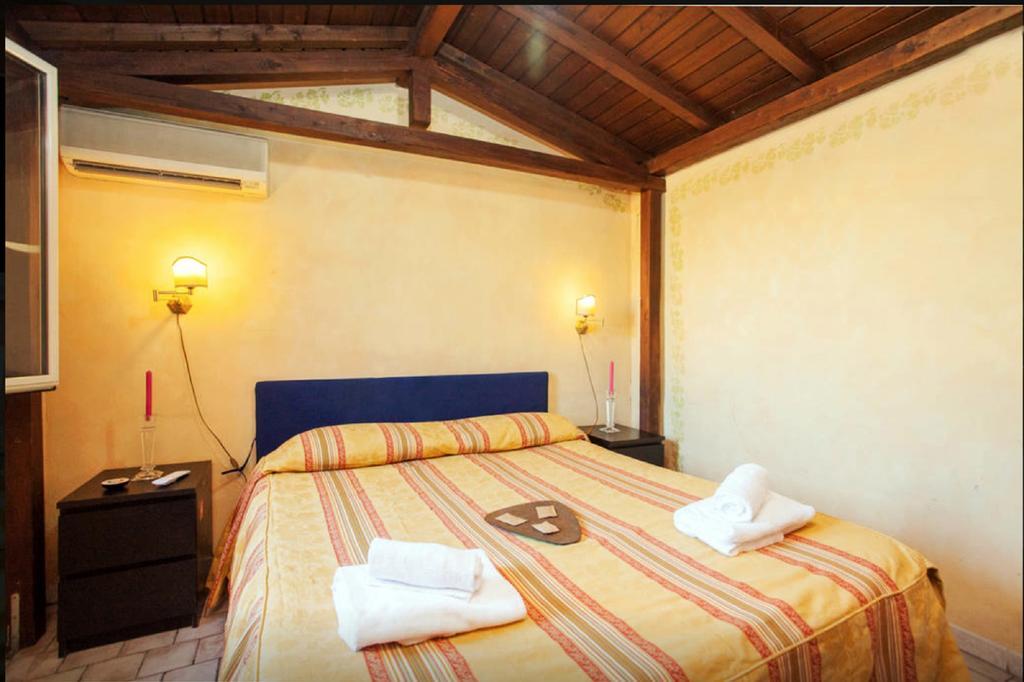 Residenza Camilla Hotel โรม ภายนอก รูปภาพ