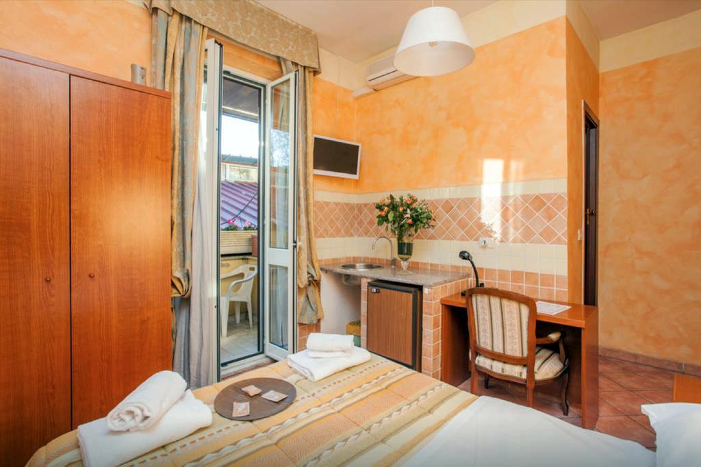 Residenza Camilla Hotel โรม ภายนอก รูปภาพ