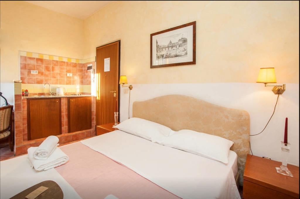 Residenza Camilla Hotel โรม ภายนอก รูปภาพ