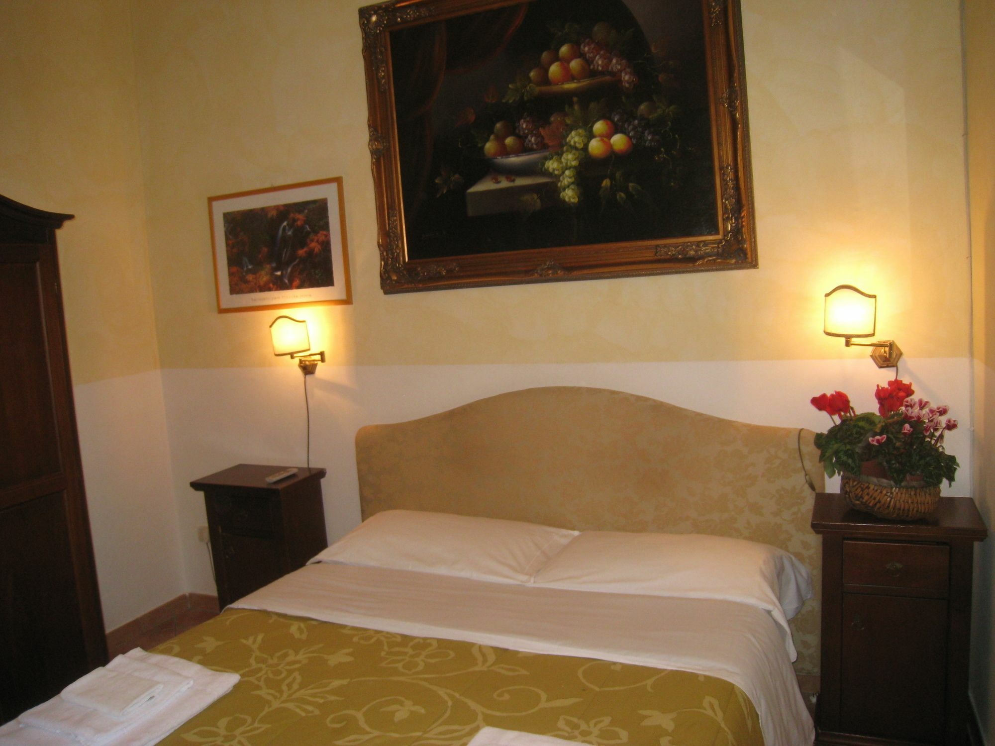 Residenza Camilla Hotel โรม ภายนอก รูปภาพ